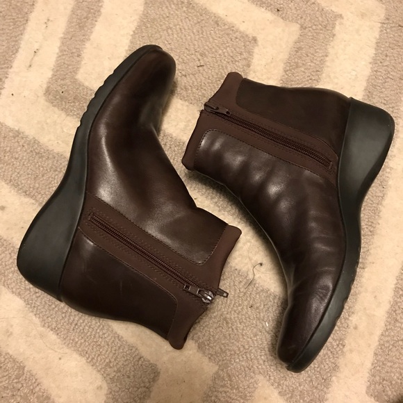 easy spirit leather booties